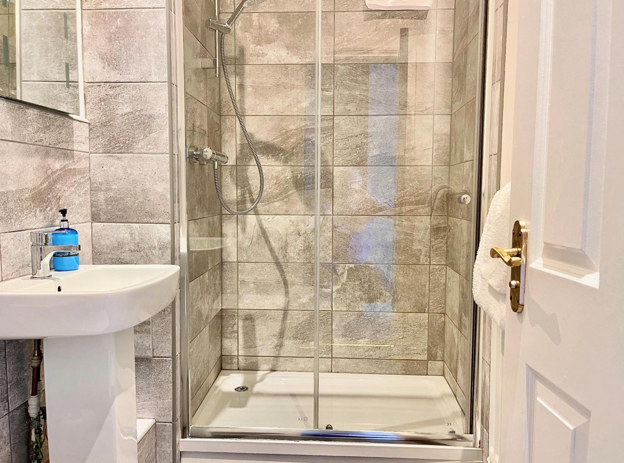 St Andrews Apartments Maidstone Ngoại thất bức ảnh